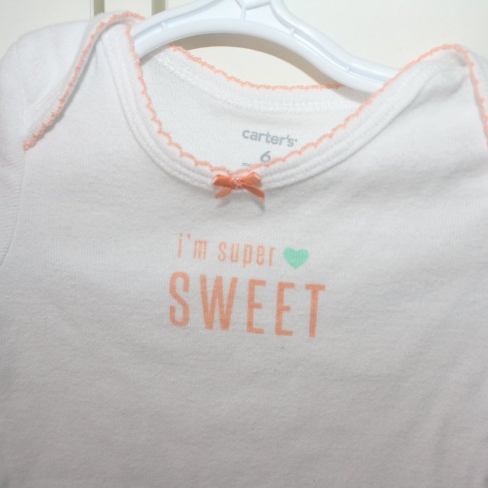 5/$20 Baby girl Carter's onesie heart 6 months